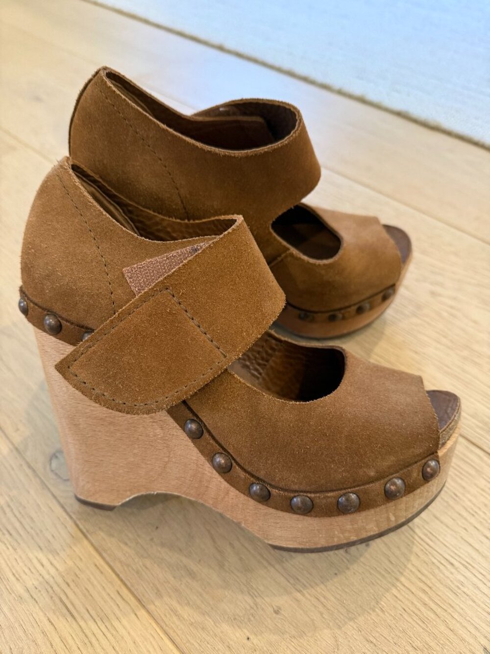PEDRO GARCIA- Brown Suede Wodden Platform Sandals wuth Nailheads 38 EU/71/2-8 US